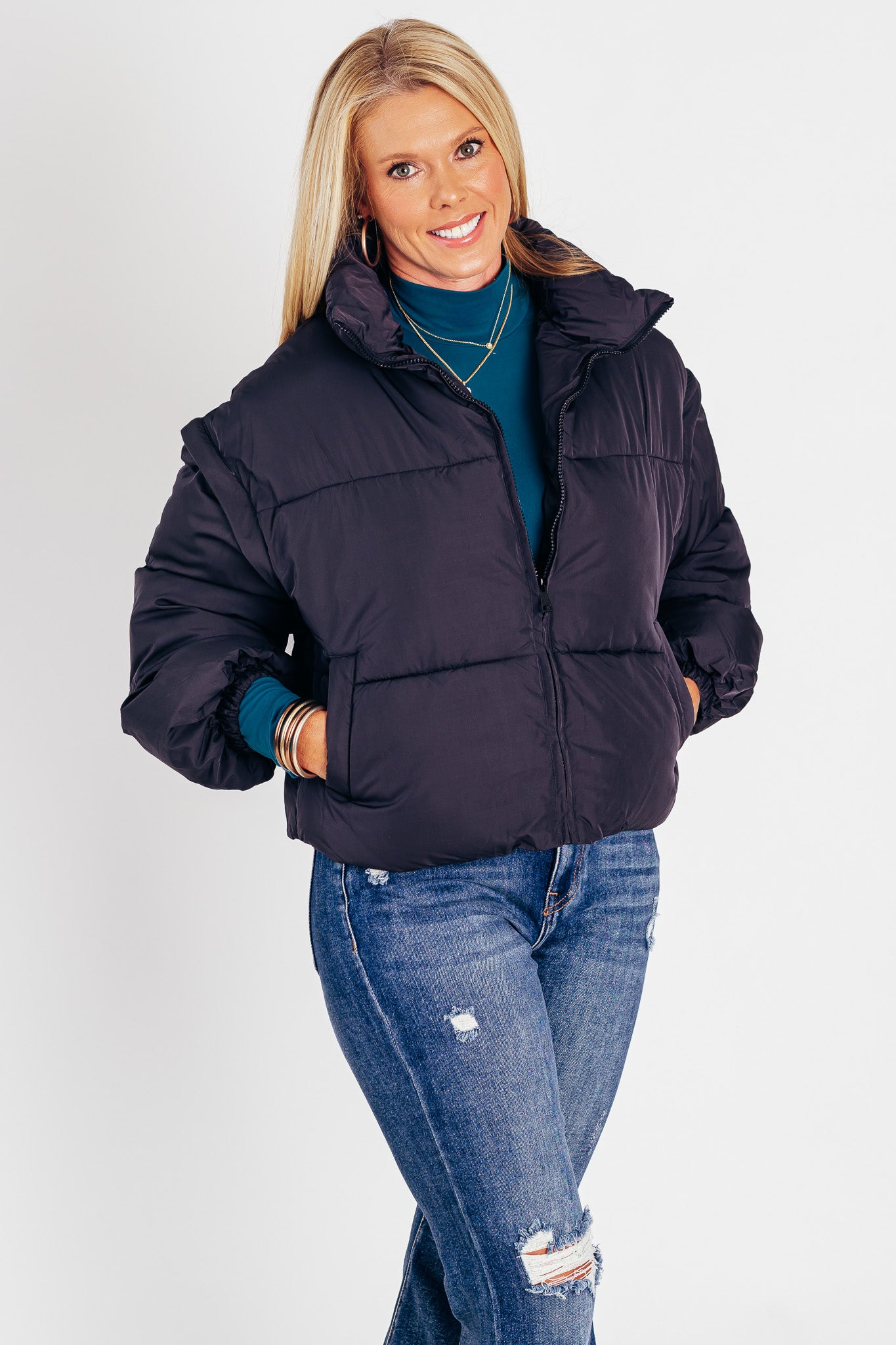 Womens puffer jacket outlet with removable sleeves