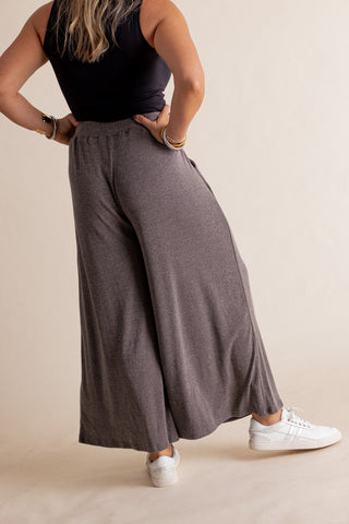 Fierce Feeling Wide Pleats Pants