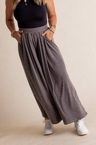 Fierce Feeling Wide Pleats Pants