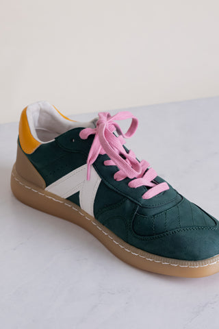 Vesta Sneakers