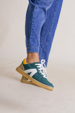 Vesta Sneakers