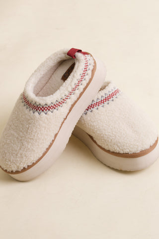 Hug Platform Clog Slippers
