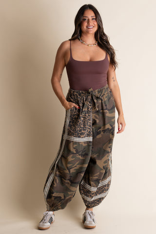 Signature Move Square Neck Cami