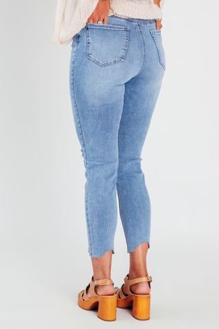 Evy High Rise Distressed Skinnies